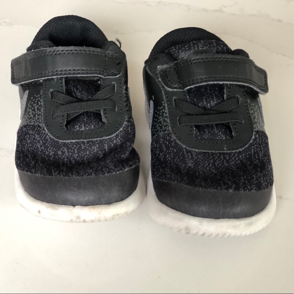 The Nike Flex Infant/toddler black
